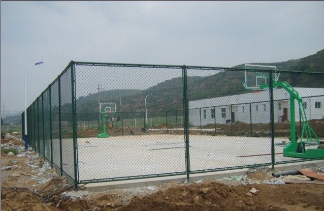 甘肃泾川雨润集团篮球场地